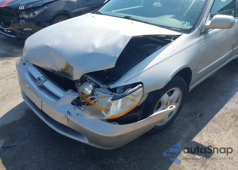 1998 Honda Accord Ex V6 z USA, uszkodzony, nr VIN 1HGCG1656WA024972